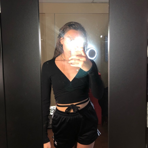 Black long sleeve tee - Picture 2 of 2